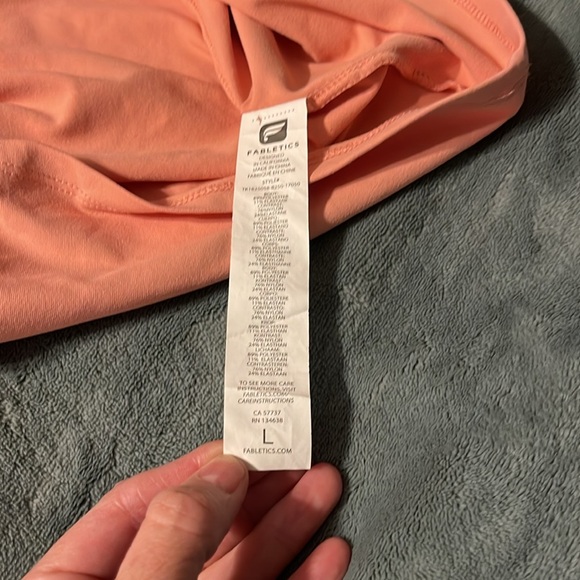 Fabletics tank top. Size L, with built in bra - Picture 4 of 4